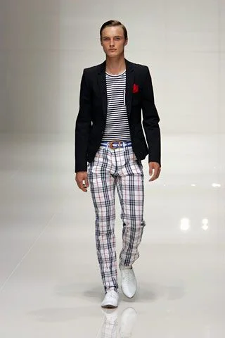 Look 16